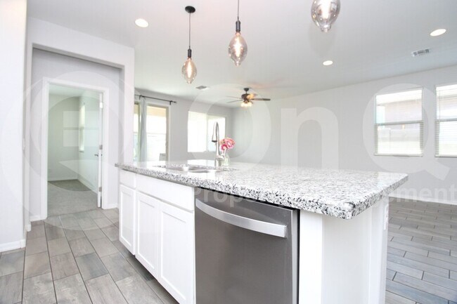 1687 West Harris Avenue, San Tan Valley, AZ 85144 photo 4