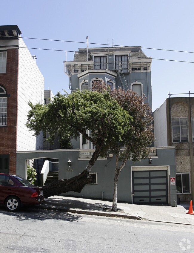 2315 Sacramento St photo 3