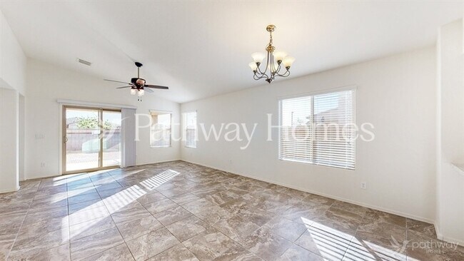 18418 W Jones Ave photo 4