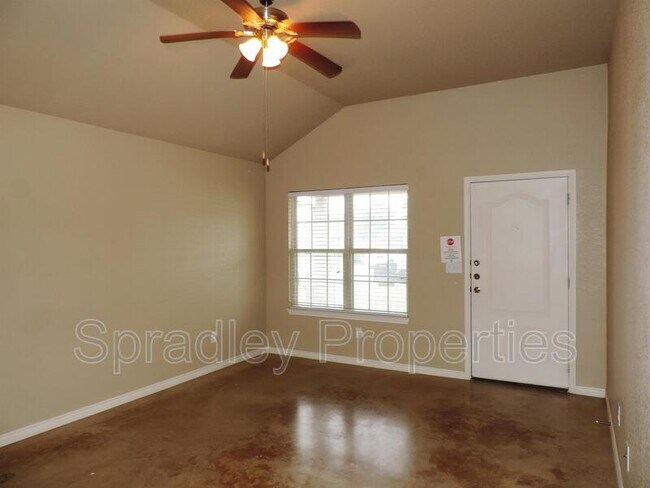 767 E Ridge Blvd Temple, TX 76502 photo 2
