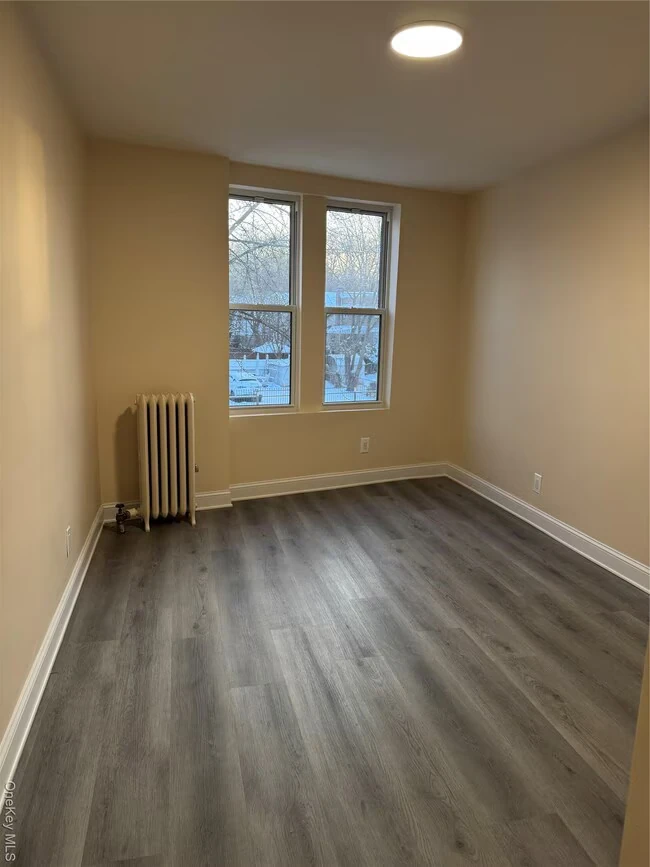106-17 Metropolitan Ave Queens, NY 11375 photo 4
