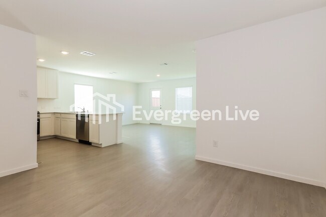 2028 Derby Ln Aubrey, TX 76227 photo 2