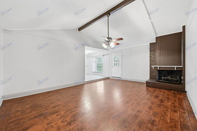 2602 Burningtree Ct Arlington, TX 76014 photo 3