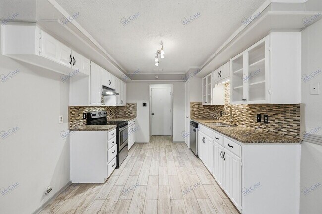 2602 Burningtree Ct Arlington, TX 76014 photo 5
