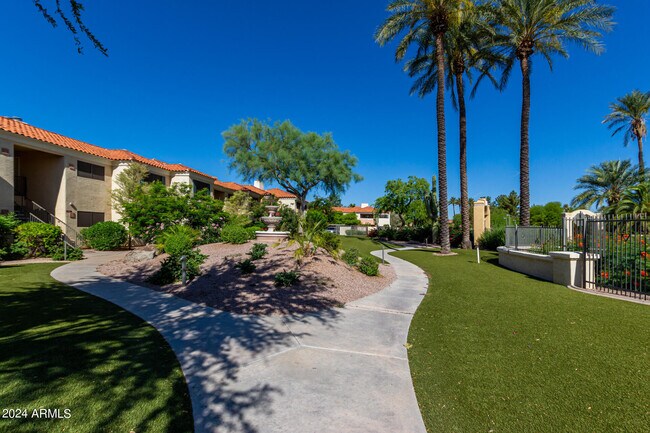 9990 N Scottsdale Rd Paradise Valley, AZ 85253 photo 3