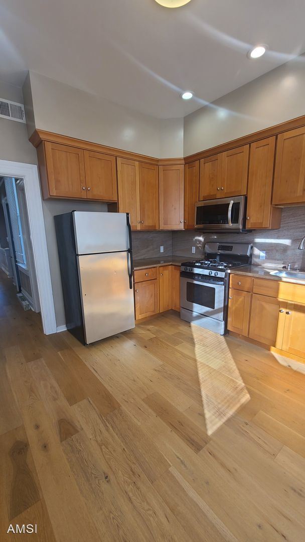 445 Chestnut St San Francisco, CA 94133 photo 4