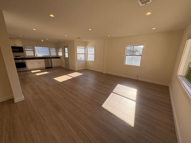 1451-1451-1451-1452 Hornblend St San Diego, CA 92109 photo 5