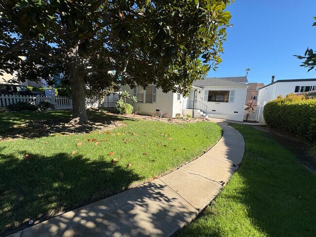 1451-1451-1451-1452 Hornblend St San Diego, CA 92109 photo 3