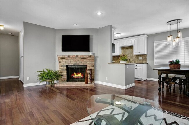 2319 Curlew St San Diego, CA 92101 photo 2