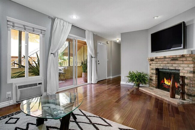 2319 Curlew St San Diego, CA 92101 photo 3