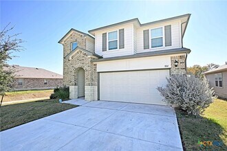 884 Armadillo Dr Seguin, TX 78155 photo 2