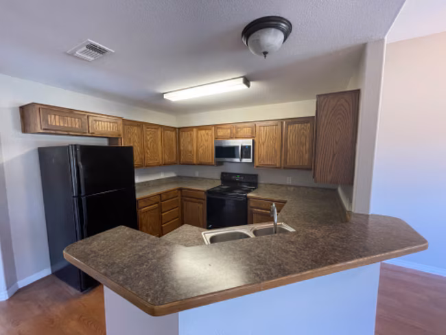 604 Hilltop photo 5