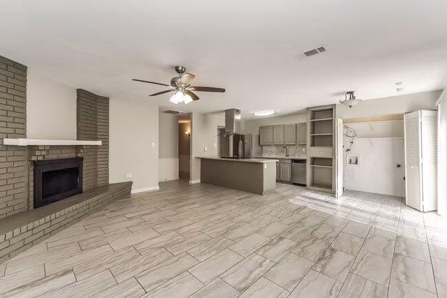 1625 Clark Trail, Grand Prairie, TX 75052 photo 5