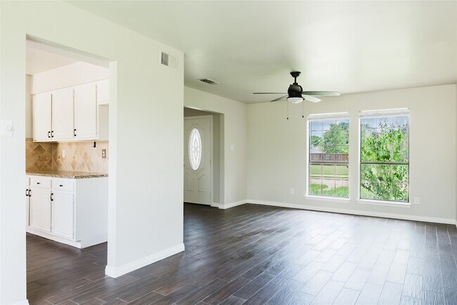 2637 Austin Dr Mesquite, TX 75181 photo 4