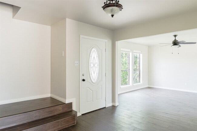 2637 Austin Dr Mesquite, TX 75181 photo 3