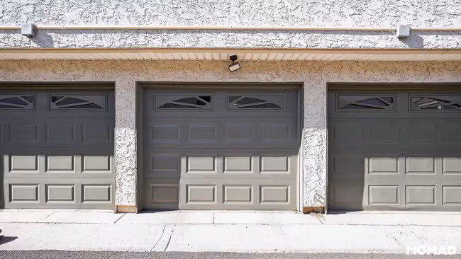 Mesa 2 story townhome - 1 car attached garage-vaulted photo 4