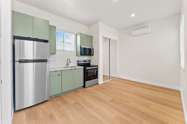 2735 Broadway San Diego, CA 92102 photo 5