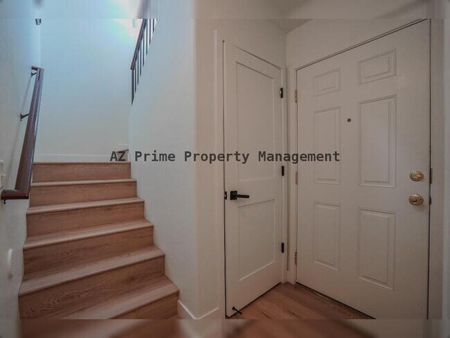 Move Right In! photo 4