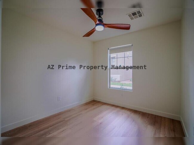 Move Right In! photo 5
