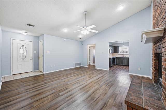 6421 Fairview Dr Watauga, TX 76148 photo 3