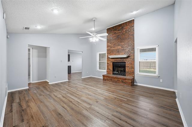 6421 Fairview Dr Watauga, TX 76148 photo 2