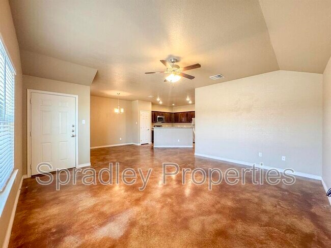 929 Laila Ln Belton, TX 76513 photo 2