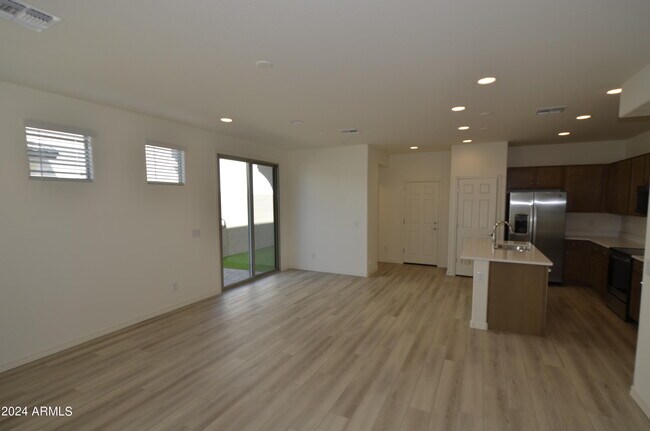 1306 W Sparrow Dr Queen Creek, AZ 85140 photo 2