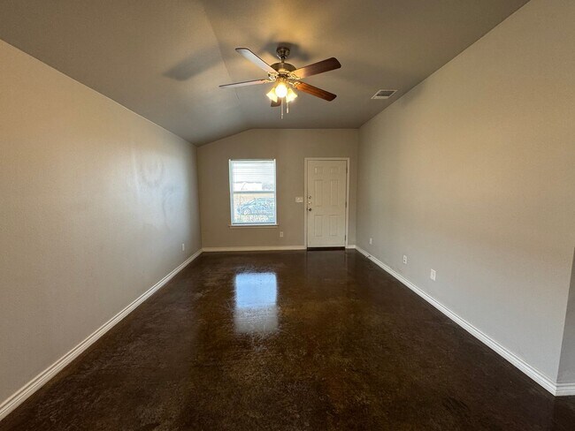 208 Lowes Blvd Killeen, TX 76542 photo 3
