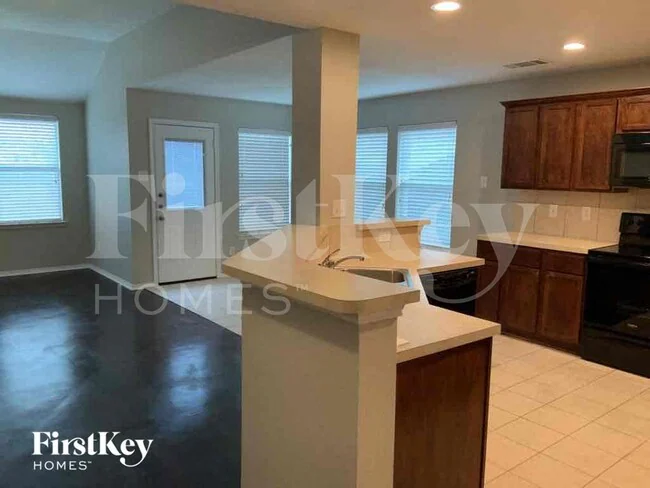 12617 Summerwood Dr Burleson, TX 76028 photo 4