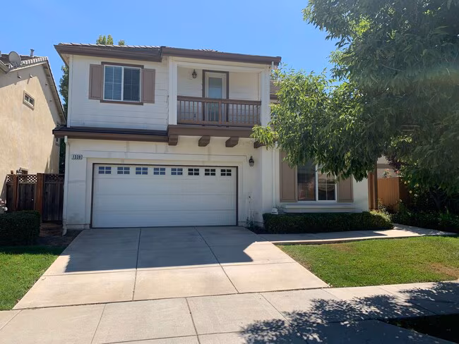 Beautiful 4 Bedroom, 2.5 Bath Brentwood Rose Garden Home photo 2