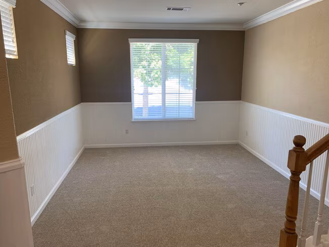 Beautiful 4 Bedroom, 2.5 Bath Brentwood Rose Garden Home photo 3