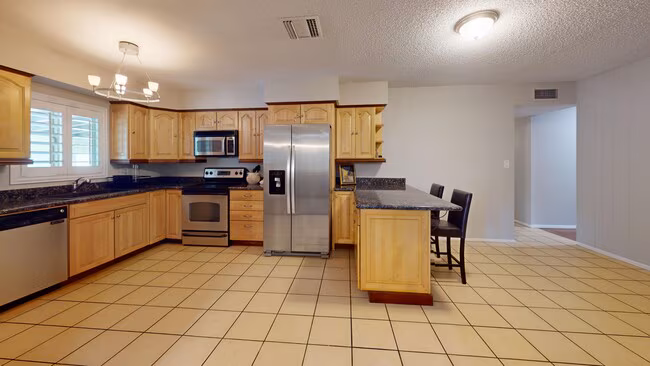 2080 East Greenway Drive - Room 2 photo 5