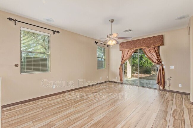 2624 W Beautiful Ln Phoenix, AZ 85041 photo 5