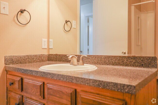 Highland Oaks photo 2