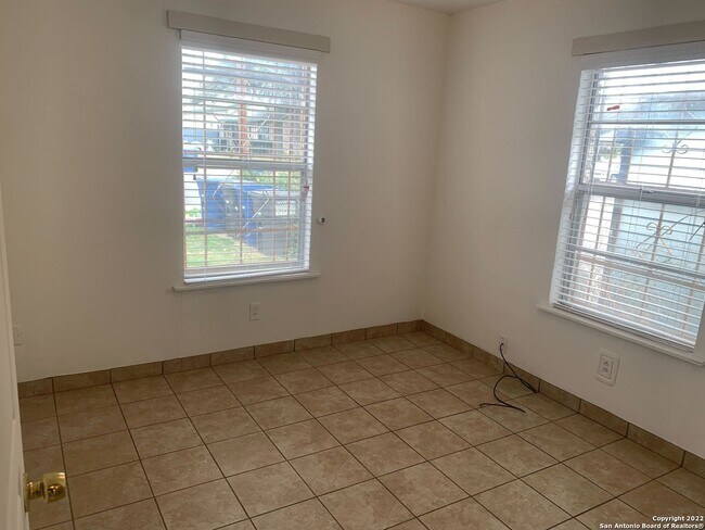 520 Prado St San Antonio, TX 78204 photo 5