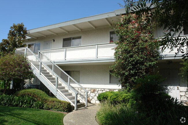 Garden Glen Apartments photo 4