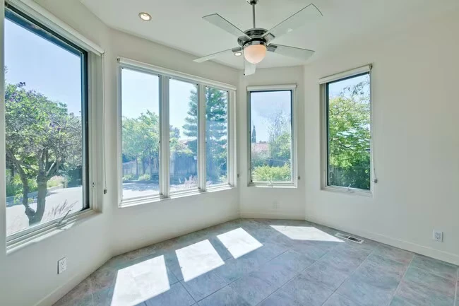 10133 Hillcrest Rd Cupertino, CA 95014 photo 4