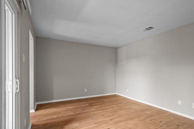 Kennington Apartments photo 3