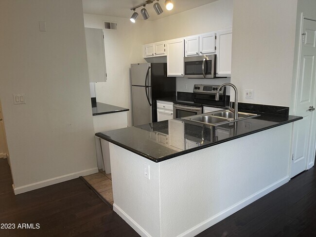 7009 E Acoma Dr Scottsdale, AZ 85254 photo 3