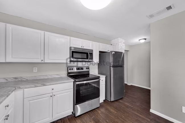 2735 Purington Ave Fort Worth, TX 76103 photo 4
