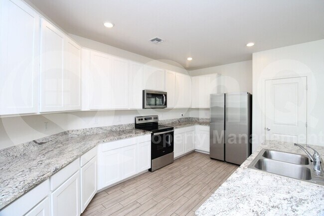 7415 South 33rd Lane, Phoenix, AZ 85041 photo 3