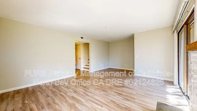 372 Los Alamos Rd Santa Rosa, CA 95409 photo 5