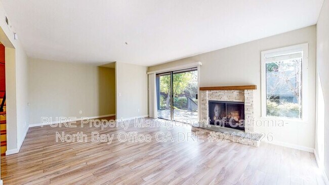 372 Los Alamos Rd Santa Rosa, CA 95409 photo 4