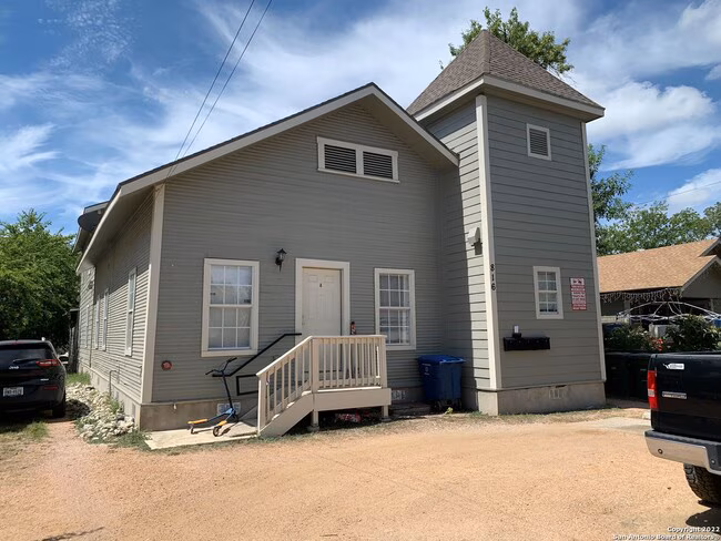 816 Rivas St San Antonio, TX 78207 photo 2