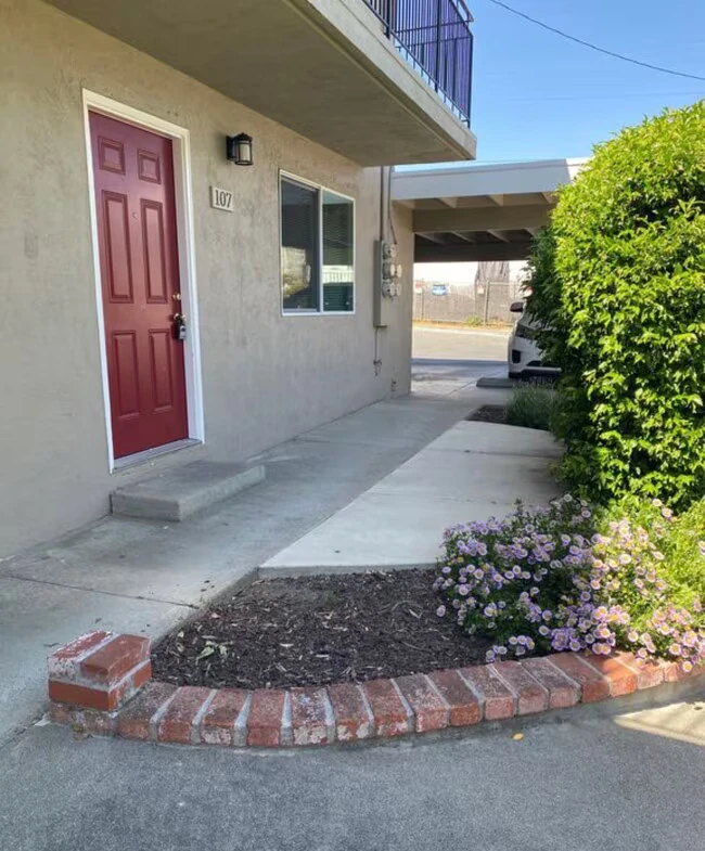 107 E G St Benicia, CA 94510 photo 2