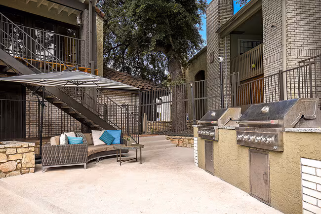 Deer Oaks Apartments photo 5