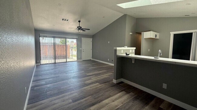 916 Villa Terrace, Brentwood, CA 94513 photo 2