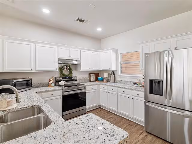 2305 Homewood Lane, Grand Prairie, TX 75050 photo 5