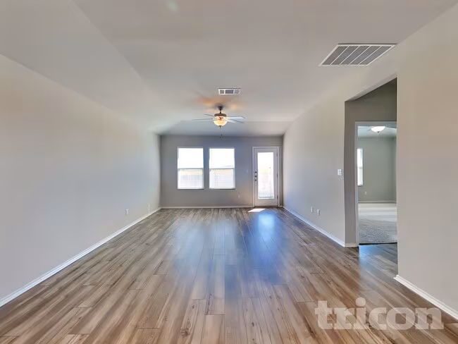 5105 Sidesaddle Drive, Georgetown, TX 78626 photo 4