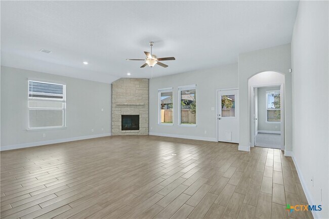 2244 Meadow Way St New Braunfels, TX 78130 photo 5